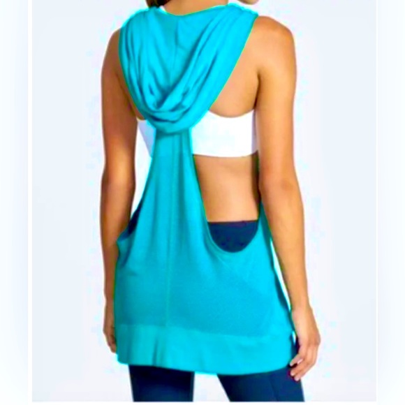 Nike Sleeveless Hoodie / Coverup - Picture 2 of 6